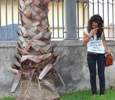 NONSOLOMODA#18: HAPPINESS IS... UNA MAGLIA CON LA GIUSTA SCRITTA NONSOLOMODA#18: HAPPINESS IS... UNA MAGLIA CON LA GIUSTA SCRITTA