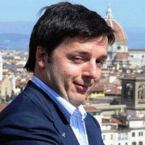 Matteo Renzi ammicca