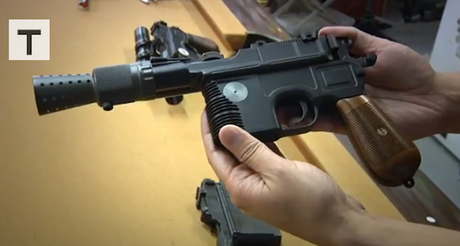 Adam dei Mythbuster ricostruisce il blaster di Han Solo han-solo-blaster-mythbuster