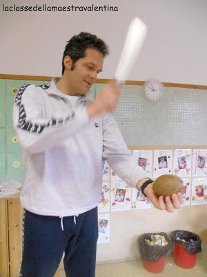 CERCO PAPA’ PER APRIRE UN COCCO CERCO PAPA’ PER APRIRE UN COCCO