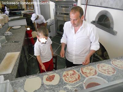 UNA GIORNATA DA PIZZAIOLI UNA GIORNATA DA PIZZAIOLI