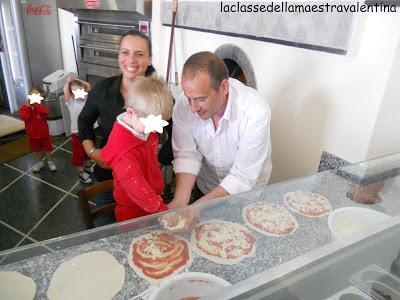 UNA GIORNATA DA PIZZAIOLI UNA GIORNATA DA PIZZAIOLI