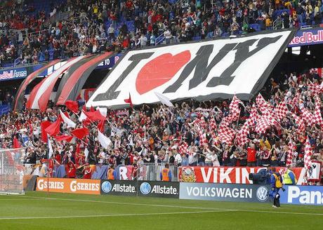 Cori da stadio, la soluzione poco ortodossa dei New York Red Bull MLS: Los Angeles Galaxy at New York Red Bulls