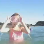 Usa, torna dall’Afghanistan e fa uno scherzo alla sua famiglia (video) Usa, torna dall’Afghanistan e fa uno scherzo alla sua famiglia (video)