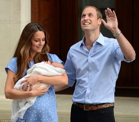 NEWS | Kate Middleton mostra il suo bambino in Jenny Packham