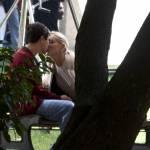 Sharon Stone e Riccardo Scamarcio: lei in Italia, bacio sul set