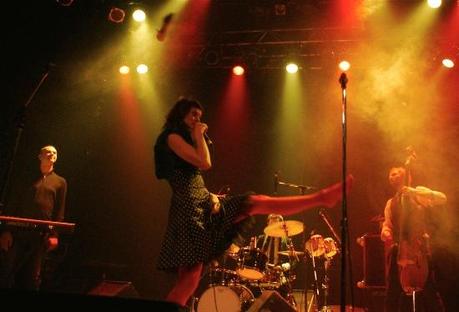 Musica ed emozione in un vivido istante: di Marco Bizzarri e Paola Pardini 0162 Musica ed emozione in un vivido istante: di Marco Bizzarri e Paola Pardini