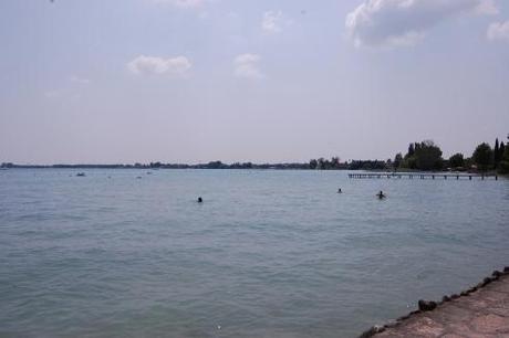 SIRMIONE, IL PARADISO DIETRO L’ANGOLO