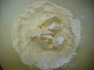 Peach pie crumble - torta crumble con pesche e crema Peach pie crumble - torta crumble con pesche e crema