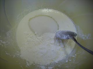 Peach pie crumble - torta crumble con pesche e crema Peach pie crumble - torta crumble con pesche e crema