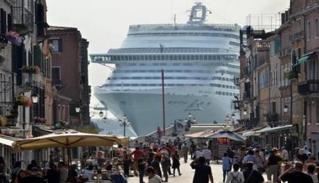 Grandi Navi a Venezia, si attende una decisione