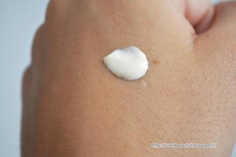 Apivita, Light Texture Face Cream for Oily-Combination Skin SPF30 - Review and swatches