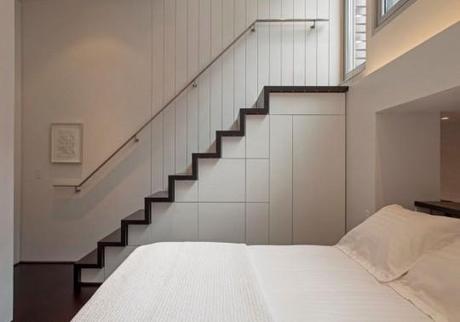 Bed-Near-Staircase