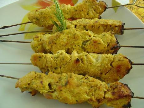 Spiedini di pollo al curry e yogurt