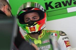 Supersport, Silverstone: gara sfortunata per Russo, speronato a 5 giri dalla fine quando era in 3^ posizione 140_P09_Russo_box