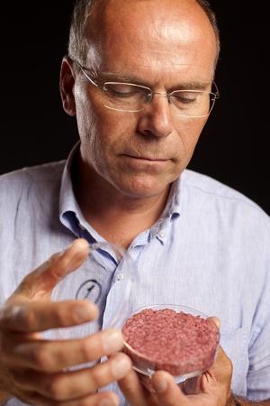 Prodotto, cucinato e mangiato il primo hamburger sintetico