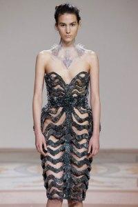 dezeen_Magnetic-grown-dresses-by-Iris-van-Herpen-and-Jolan-van-der-Wiel_4