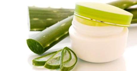 10 RIMEDI NATURALI PER NON MANGIARSI LE UNGHIE aloe vera unghie