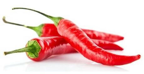 10 RIMEDI NATURALI PER NON MANGIARSI LE UNGHIE pepe di cayenna