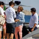Valentino sullo yacht a Mykonos: con lui la blogger Olivia Palermo02