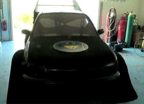 Una vecchia Micra diventa la nuova Batmobile bat-micra-mobile