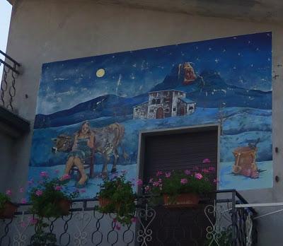 Azzinano - I muri raccontano..... e la festa della lavanda. Azzinano - I muri raccontano..... e la festa della lavanda.