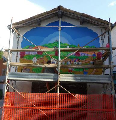 Azzinano - I muri raccontano..... e la festa della lavanda. Azzinano - I muri raccontano..... e la festa della lavanda.