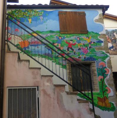 Azzinano - I muri raccontano..... e la festa della lavanda. Azzinano - I muri raccontano..... e la festa della lavanda.