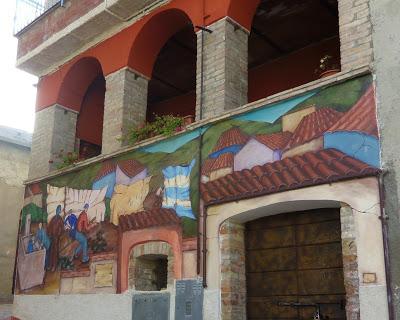 Azzinano - I muri raccontano..... e la festa della lavanda. Azzinano - I muri raccontano..... e la festa della lavanda.