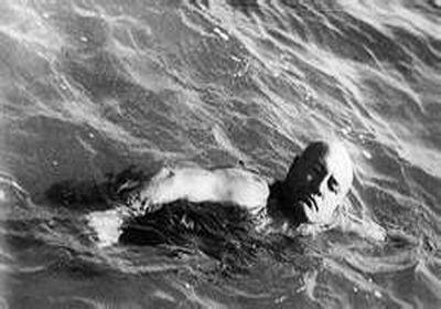 Mussolini-nuotatore