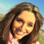 Alexandra Collings perde 63 chili dopo aver rotto panchina di pietra Alexandra Collings perde 63 chili dopo aver rotto panchina di pietra