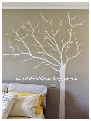 Murales...white tree