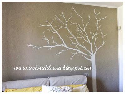 Murales...white tree