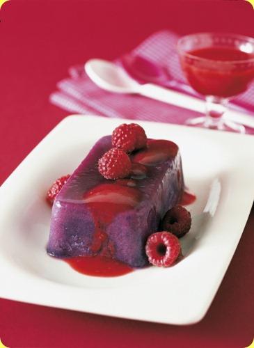 Semifreddo di soia e frutti di bosco con salsa di pesche Semifreddo di soia e frutti di bosco con salsa di pesche