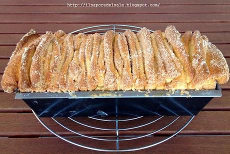 Cinnamon and sugar pull-apart bread.. un pane goloso!