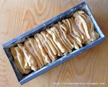 Cinnamon and sugar pull-apart bread.. un pane goloso!