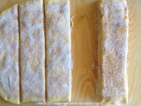 Cinnamon and sugar pull-apart bread.. un pane goloso!