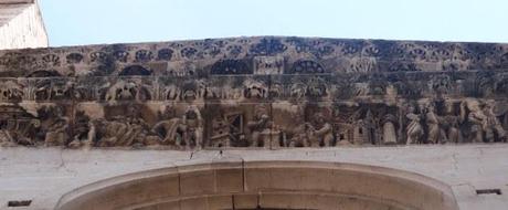 Il fregio della cattedrale di Nimes