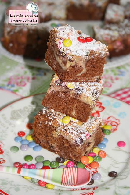 Brownies variegati ciocco-nutella con mini-smarties