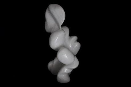 Gravity  marmo bianco carrara cm 43x23x21 di Emanuele Rubini dedicata a George Clooney e Sandra Bullock     27