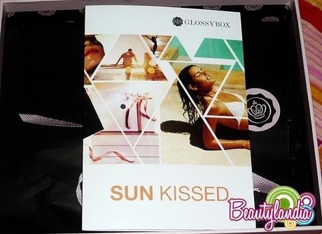 GLOSSY BOX DI AGOSTO - Sun Kissed (Prodotti e Swatches) -