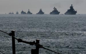 Convoglio russo entra nel Mediterraneo da Suez