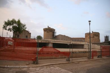 Venosa/ Incontri. Accade passeggiando da fotoreporter per le strade del centro storico