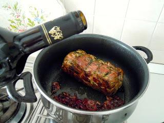 Arrosto di Maiale al vino rosso e mirtilli cotto a bassa temperatura.