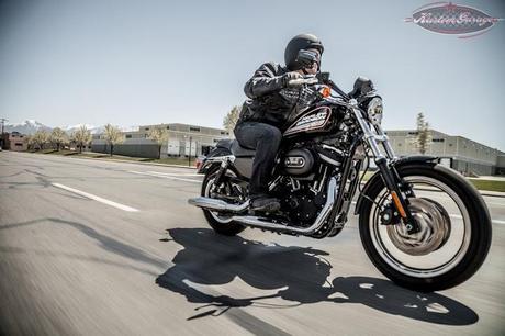 Harley-Davidson MY 2014: Sportster 883 Roadster