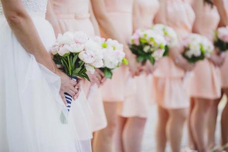 Amiche,diari e bouquet bianchi Amiche,diari e bouquet bianchi