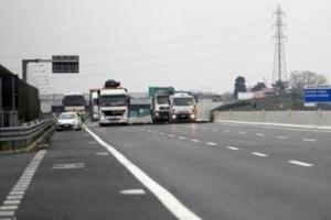 Scontro in autostrada tra due autobus fra Teheran e Qom, almeno 40 morti