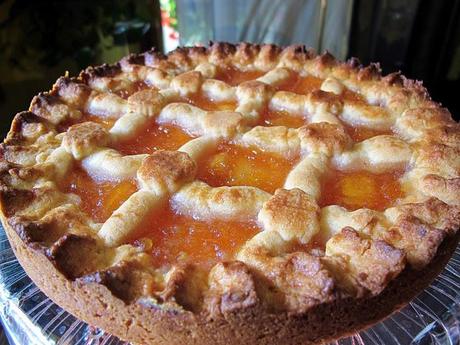 Crostata con la confettura di pesche e Amaretto di Saronno