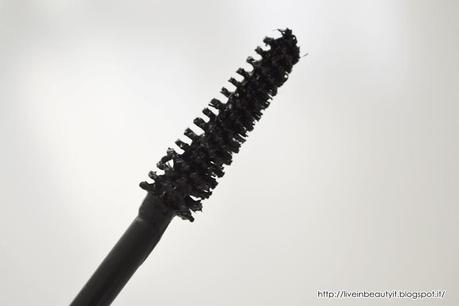 Estée Lauder, Sumptuous Extreme Multiplying Volume Mascara - Review and swatches Estée Lauder, Sumptuous Extreme Multiplying Volume Mascara - Review and swatches
