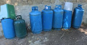 OTRICOLI: BANCO FRIGORIFERO ABBANDONATO IN PIENA AREA ARCHEOLOGICA OTRICOLI: BANCO FRIGORIFERO ABBANDONATO IN PIENA AREA ARCHEOLOGICA